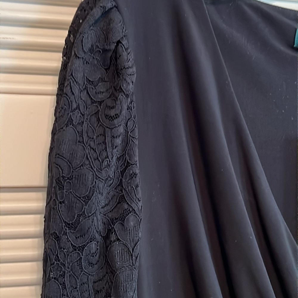 LAUREN RALPH LAREN Lace Sleeved Surplice  (Overlapping  V Neck) Dress - Picture 3 of 6